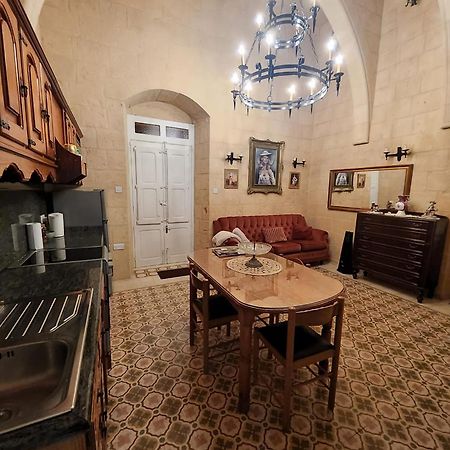 Cozy Corner House In Valletta - Authentic! Exterior photo